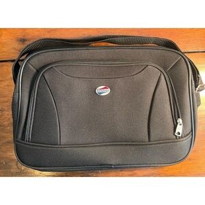 American Tourister Bag Front Pocket Luggage/Shoulder Straps Zip Closures Black